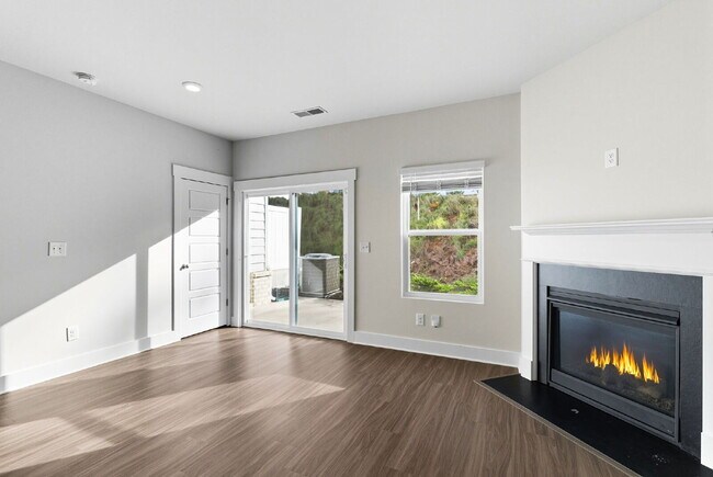Building Photo - Modern 3BR/2.5BA Townhome in luxurious Village at Chapel Green! $2250/mo rent***