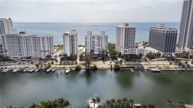 Building Photo - 4925 Collins Ave
