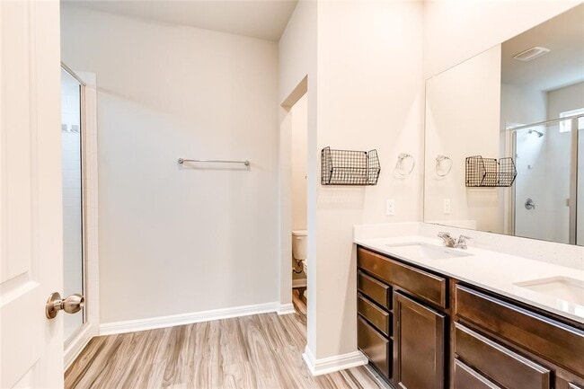 Building Photo - 312 Empress Tree Dr