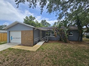 Building Photo - JUST REDUCED... must see beautiful 3/2 1071 Sq. Ft. with a POOL!! Gorgeous updated Kitchen & bath...
