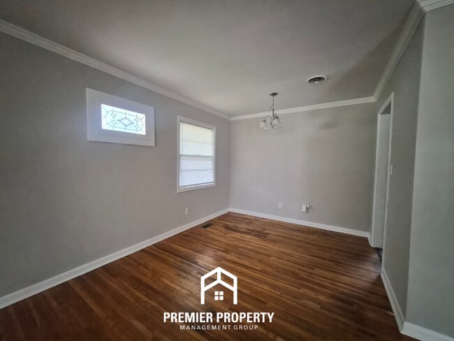 Building Photo - Charming 3BR/1.5BA in West Huntsville | Hardwood Floors Throughout & Fenced Yard