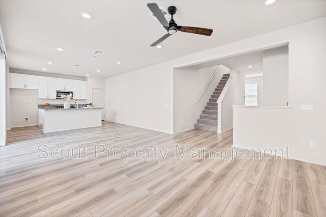 Building Photo - 40383 Birchfield Dr