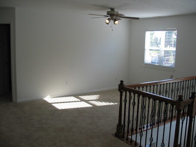 Building Photo - Fishers 4BDRM, 2.5BA home near Hamilton Town Center!