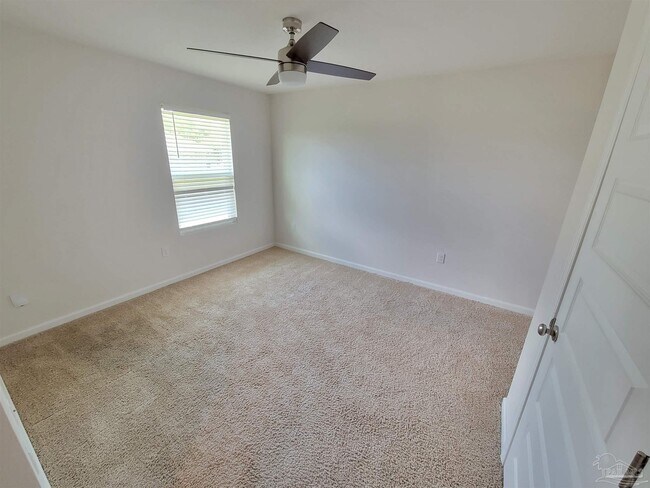 Building Photo - 8016 Twin Cedar Dr