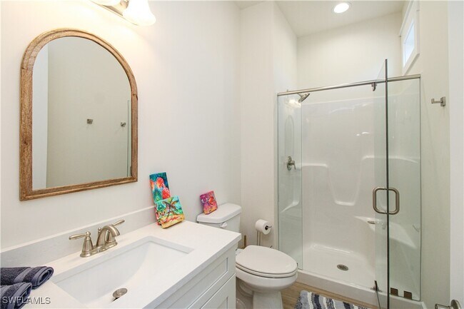 Building Photo - 4879 Esplanade St