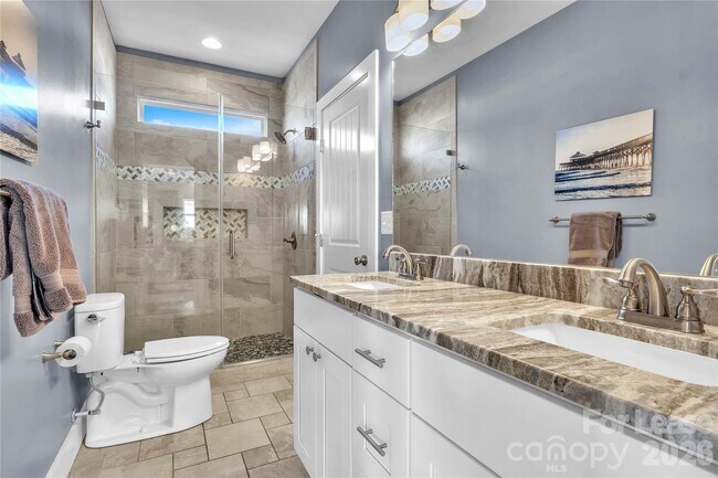 Building Photo - 1708 W Dolphin Dr