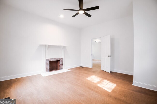 Building Photo - 1039 Astor Ave SW