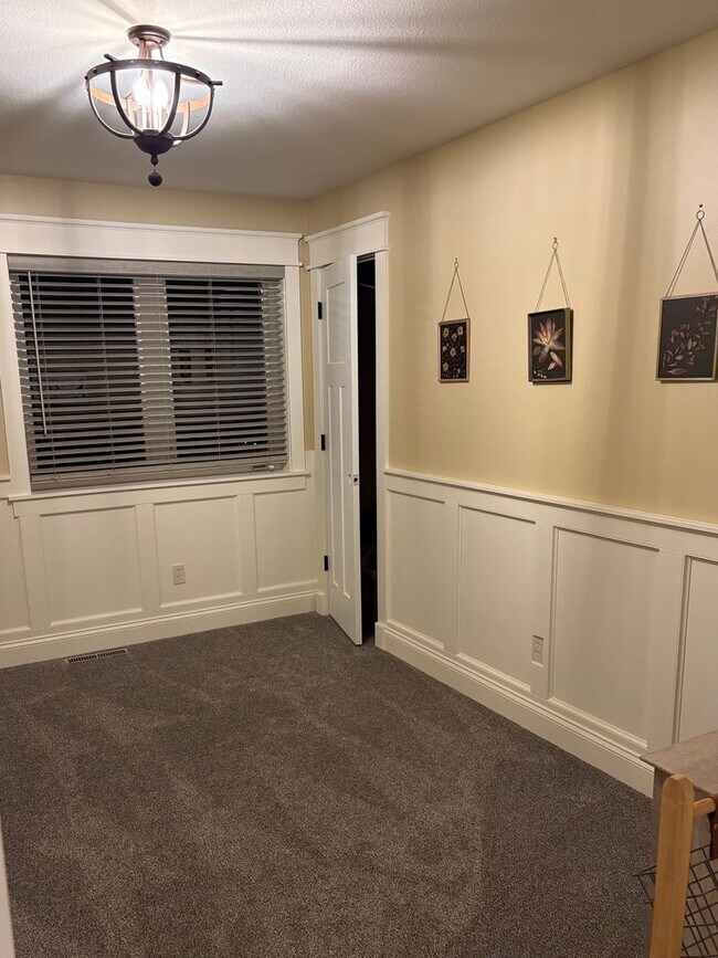 Building Photo - Large Lakeville Home for Lease