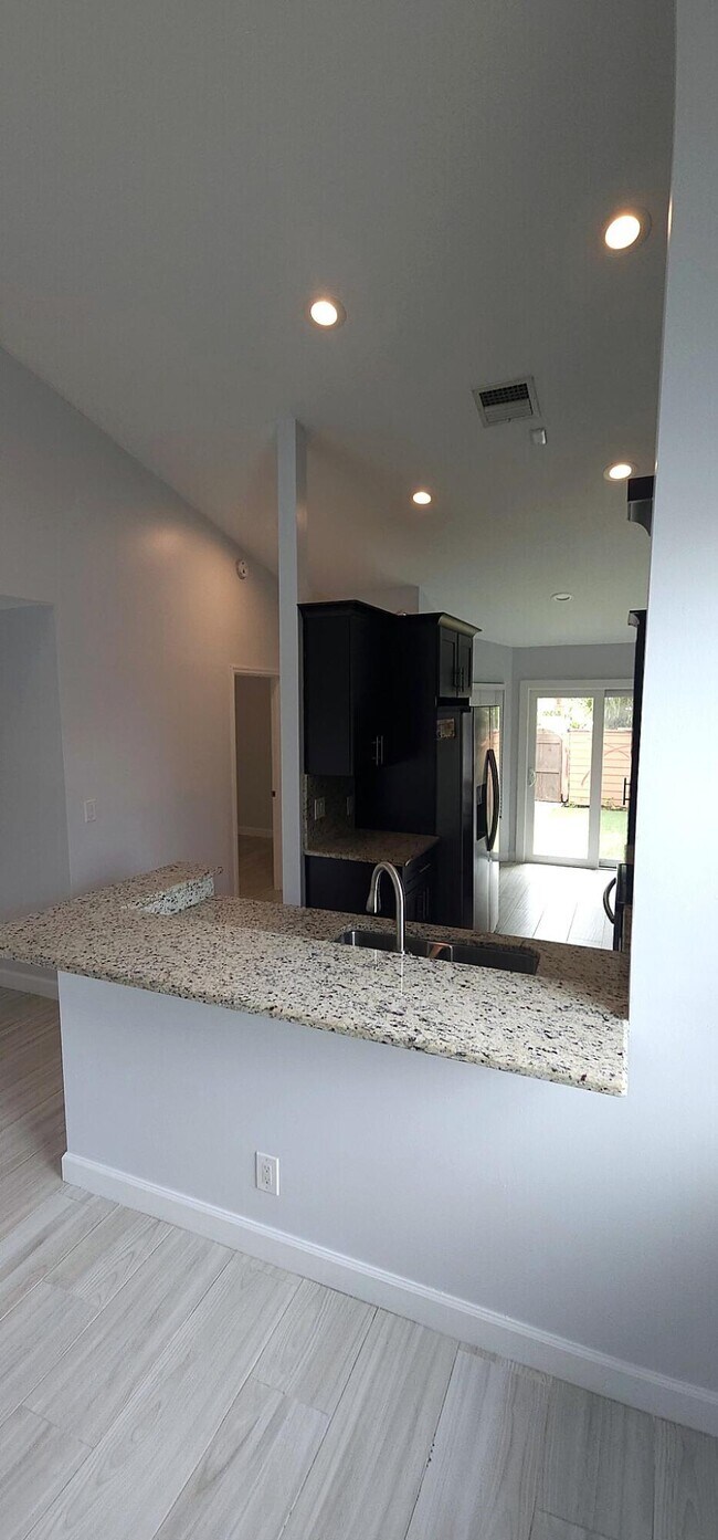 Building Photo - 3784 Collinwood Ln