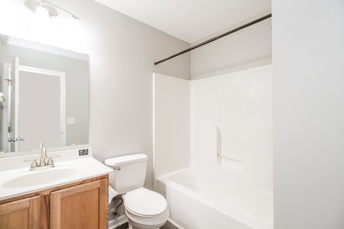 Building Photo - 1021 Canterbury Ln