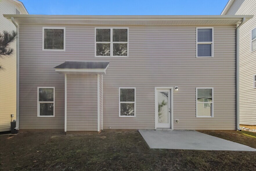 Building Photo - 141 Crescent Woode Way