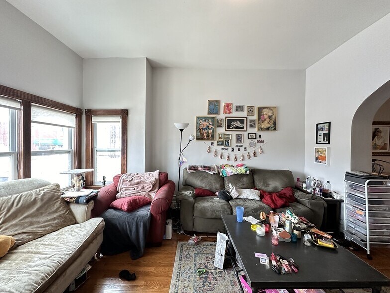 Building Photo - 3532 N Elston Ave