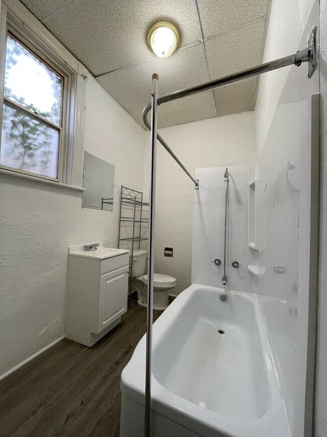 Building Photo - 744 Proctor Wy