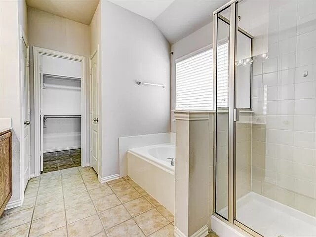 Building Photo - 2761 Cascade Cove Dr