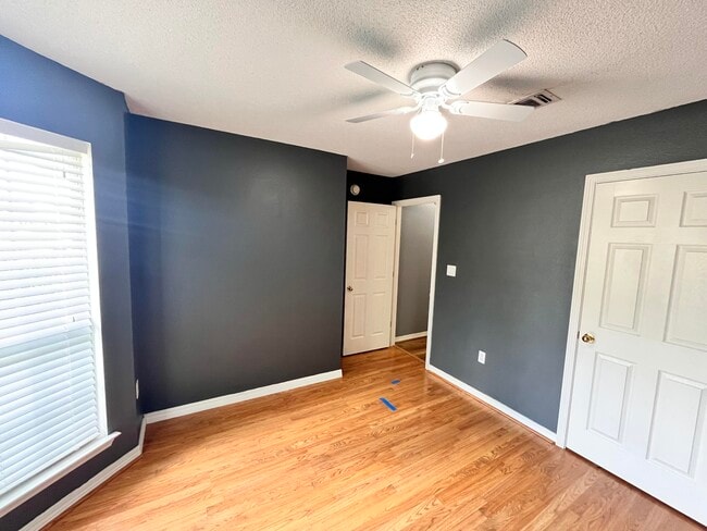 Building Photo - 431 Pristine Water Ln