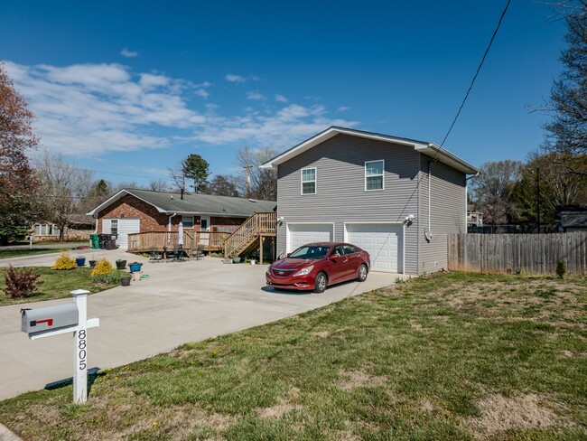 Building Photo - Knoxville 37923 - 2 bedroom 1 bath - call ...