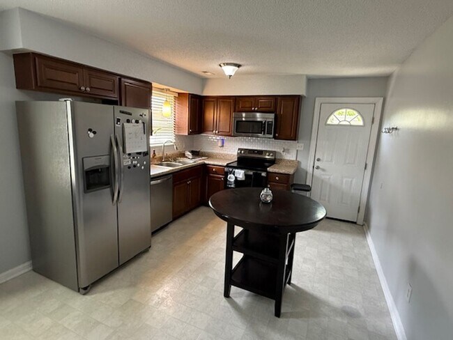 Building Photo - Rental Home Avail off of Gum Branch!