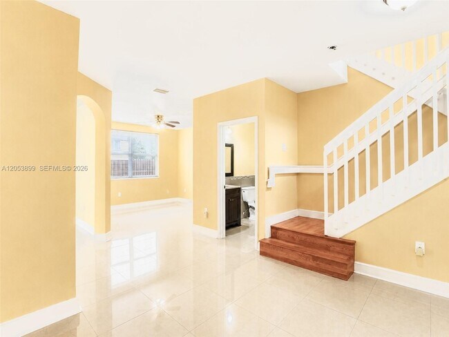 Building Photo - 1485 NE 33rd Rd