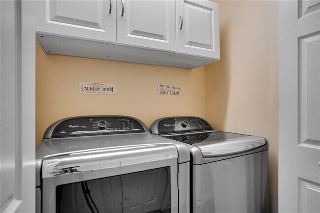 Building Photo - 2219 Snow Flake Pl