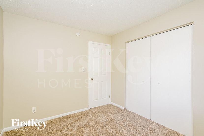 Building Photo - 2804 Grassy Creek Dr