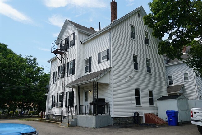 Building Photo - 170 Middleboro Ave