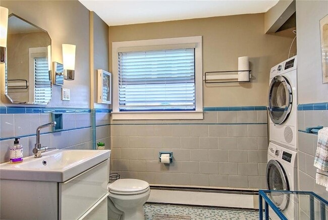 Building Photo - 151 Chace Ave