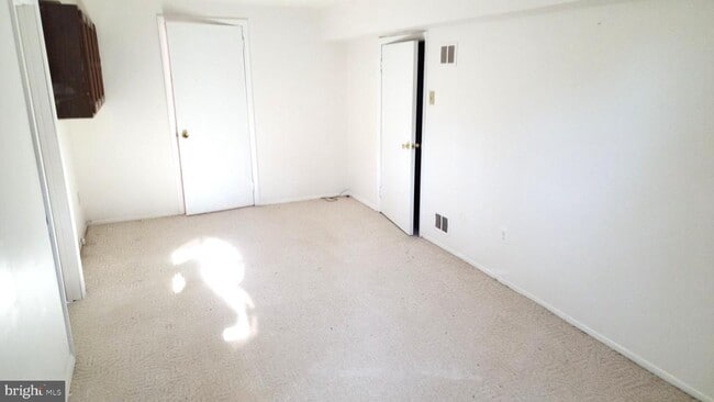 Building Photo - 6507 Byron Ave