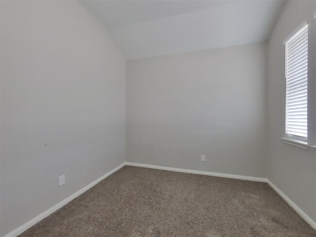 Building Photo - 15607 Jackie Robinson Rd