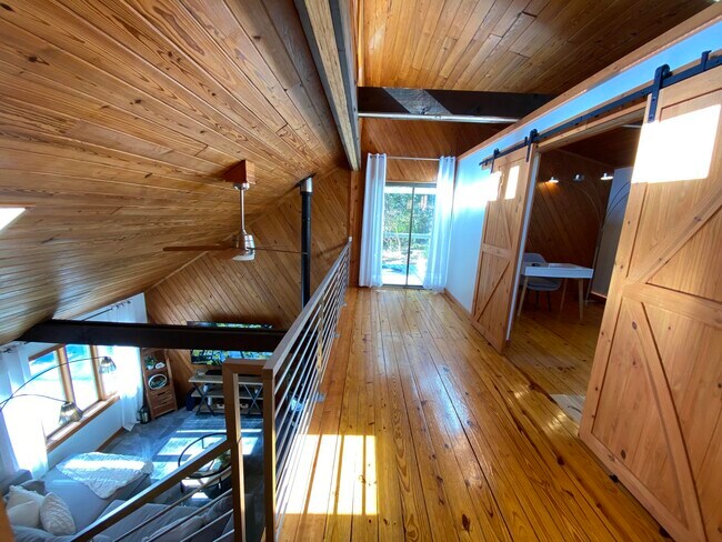 Building Photo - 141 Hunters Trce