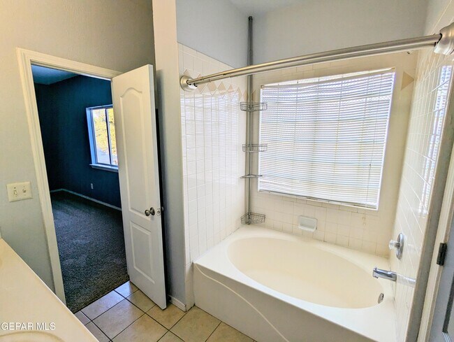 Building Photo - 3429 Touchstone Pl