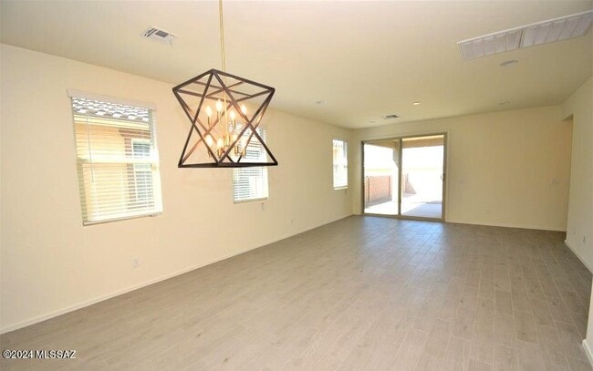 Building Photo - 10736 W Embrey Dr