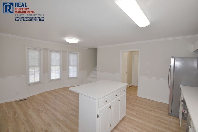 Building Photo - 2107 Londonderry Dr