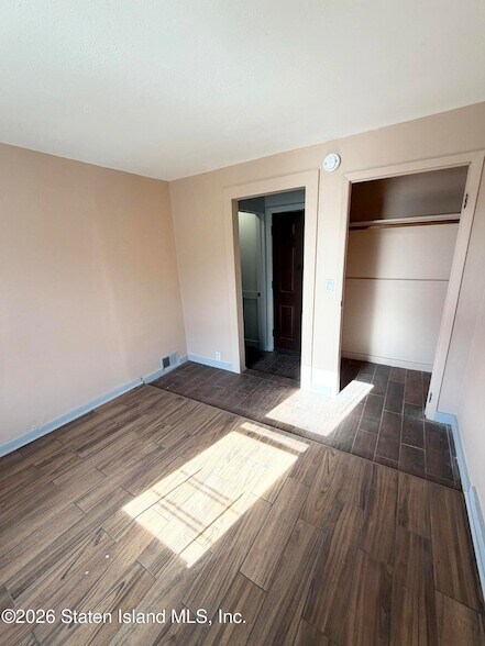 Building Photo - 19 Brook St