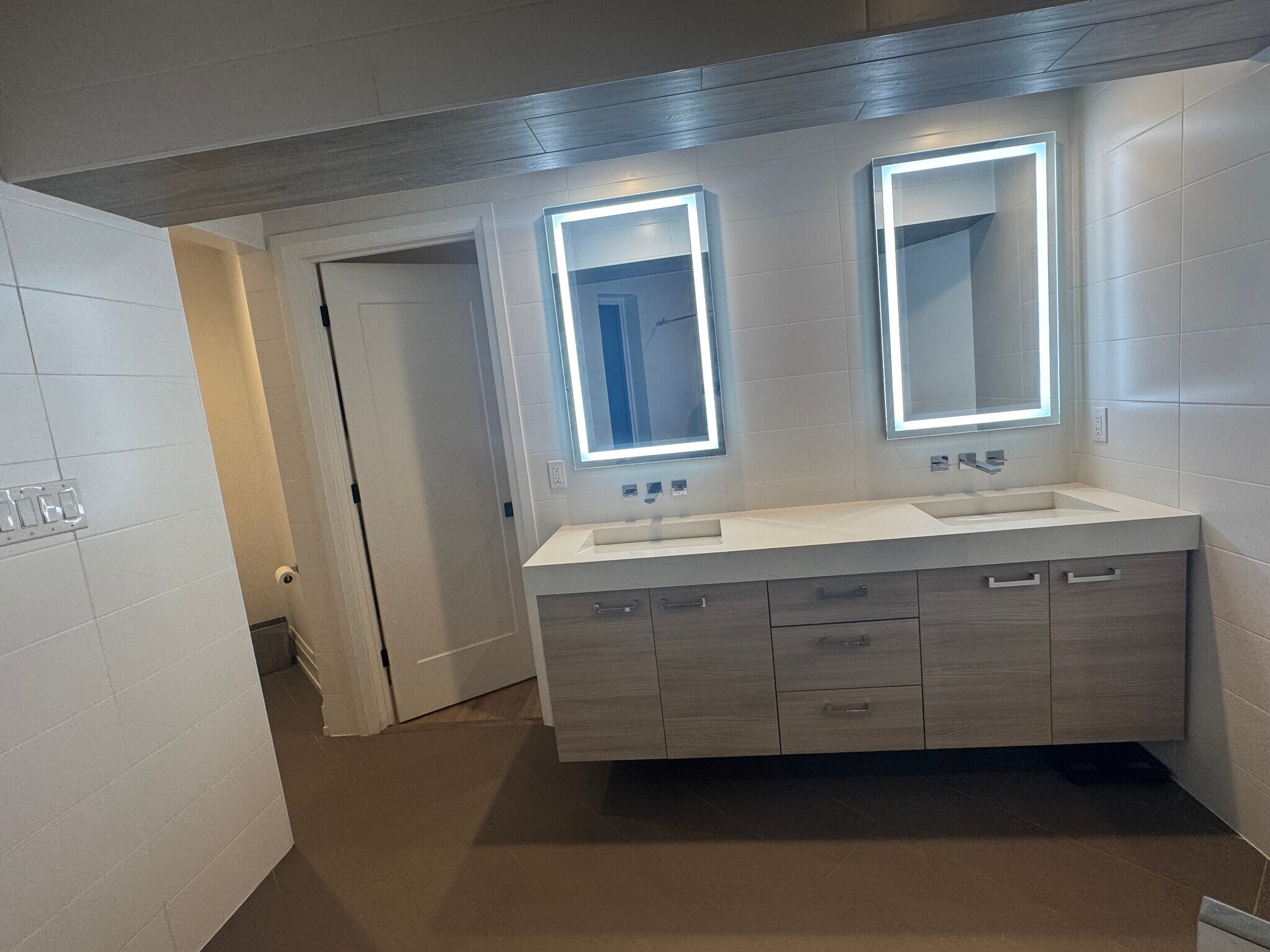 Building Photo - 230 S 3rd St