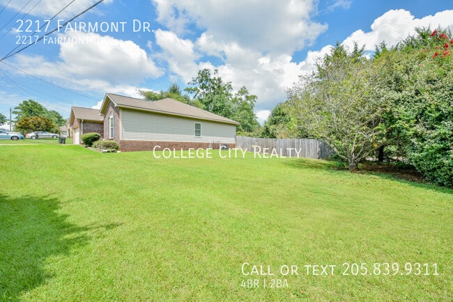 Building Photo - 2217 Fairmont Dr