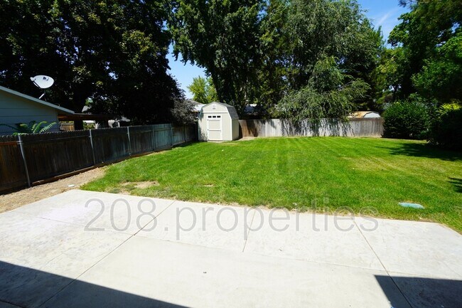 Building Photo - 698 Berwick Dr