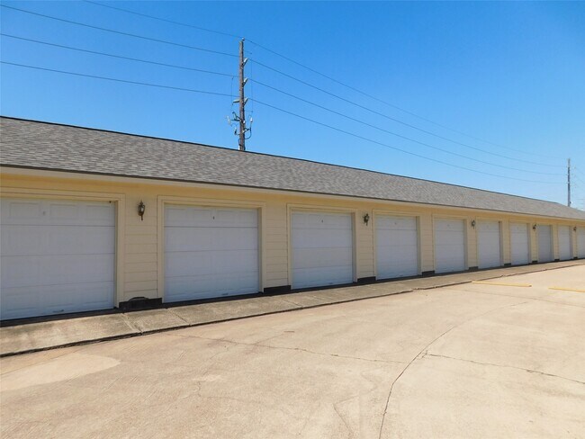 Building Photo - 2710 Grants Lake Blvd