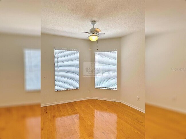 Building Photo - 7851 Foxgrove Dr