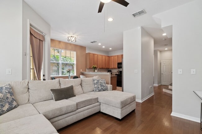 Building Photo - West Meadows 3 Bedroom Townhome Awaits!