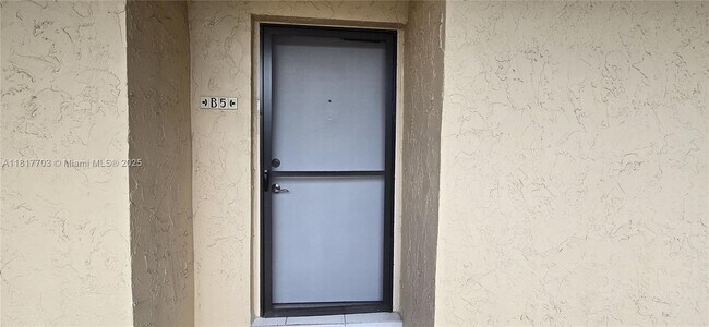 Building Photo - 200 Jacaranda Country Club Dr