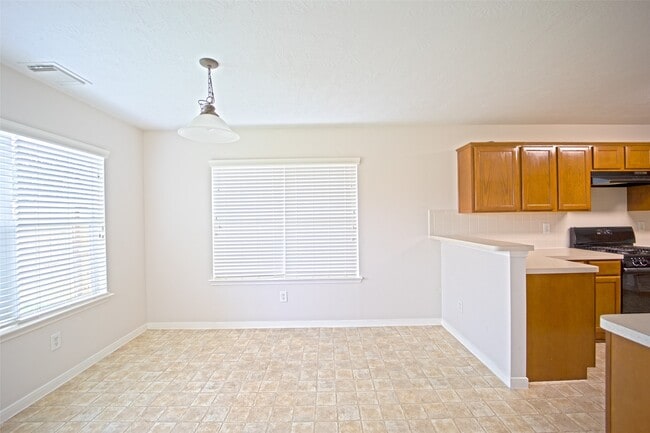 Building Photo - 8003 Beech Park Ln