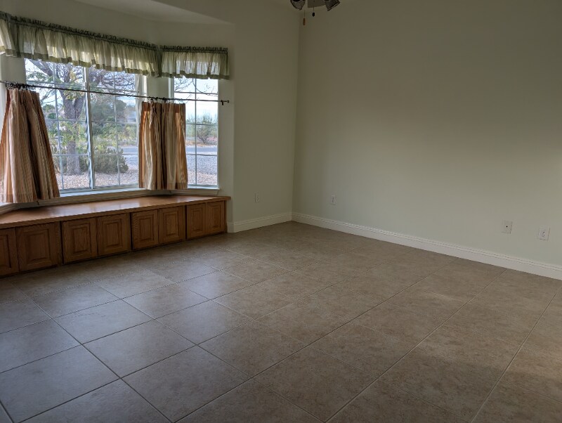 Building Photo - 3801 Malibou Ave