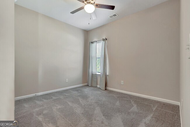 Building Photo - 10 Vintage Ave