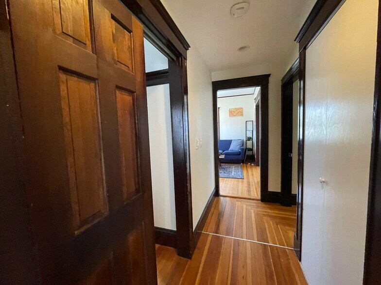 Building Photo - 58 Hobson St