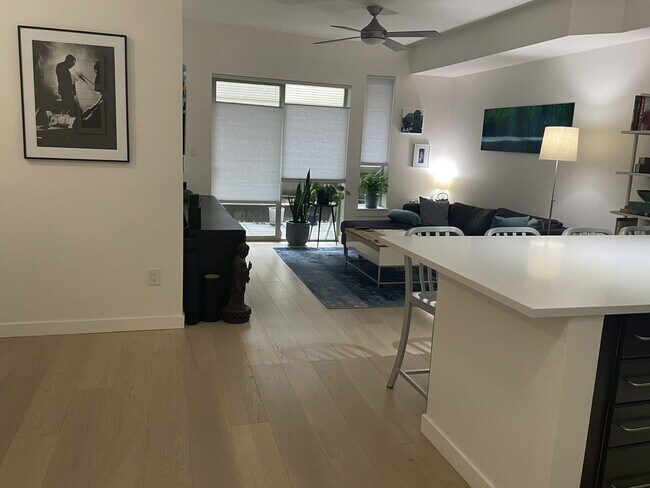 Building Photo - Move in Special, $1150 off 1st months rent...