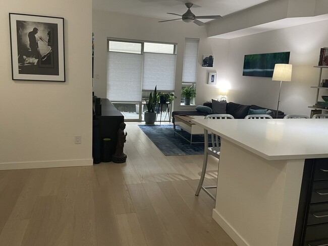 Building Photo - Move in Special, $1250 off 1st months rent...