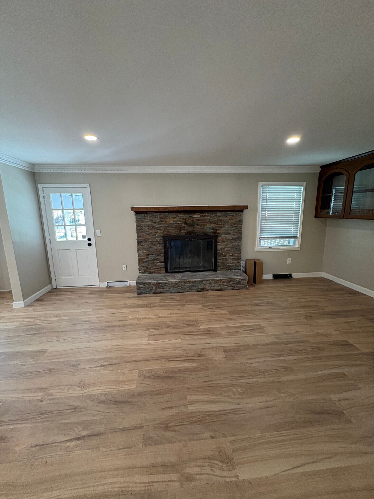 Great Room - 304 S Almond Dr