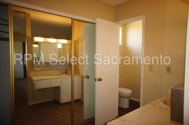 Building Photo - 5277 Eden View Dr