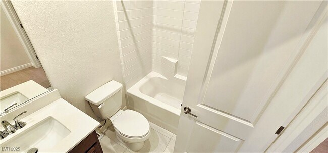 Building Photo - 2755 Tricase St