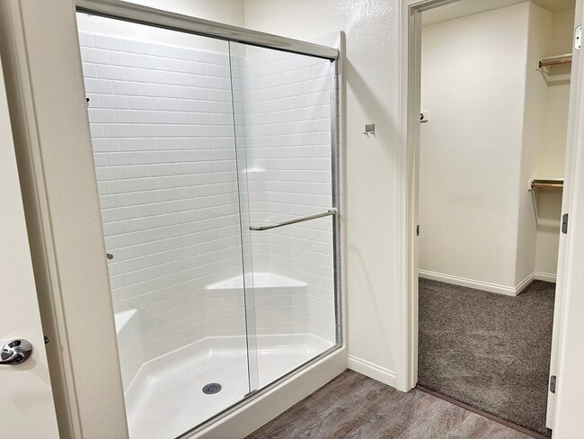 Building Photo - 4732 Peacock Cliffs Ave